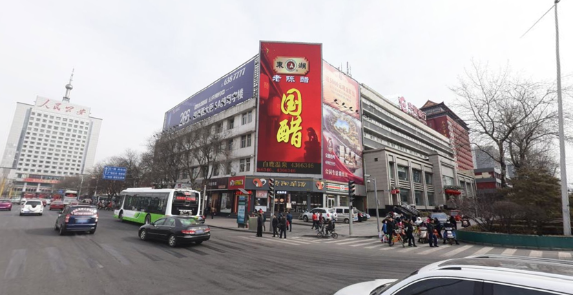 太原迎澤大（dà）街五一廣場室外全彩色顯示屏