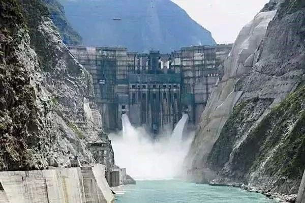 四川雅礱江（jiāng）錦屏二級水電站（zhàn）