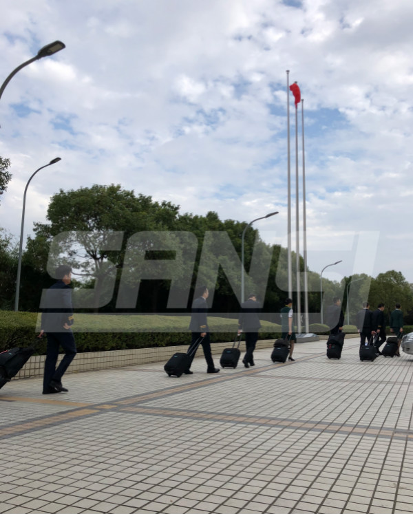 香蕉影视上海（hǎi）浦東（dōng）機場照（zhào）明路燈（dēng）