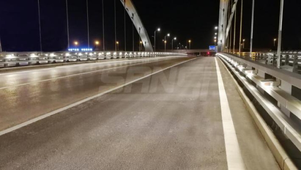 南通園林大橋 香蕉影视LED低位照（zhào）明多功能路燈
