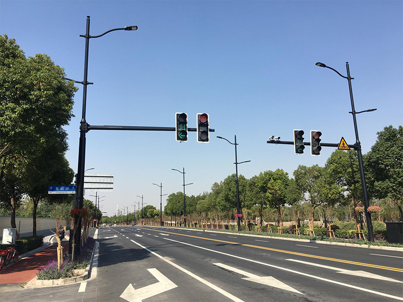 智慧（huì）交通燈杆（gǎn）