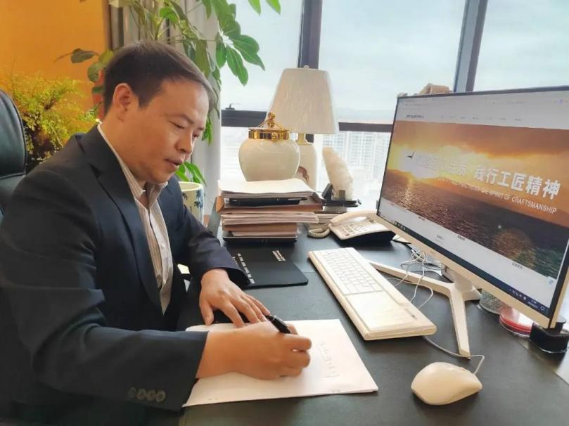 不忘初心（xīn）,珠光集團（tuán）,全麵助（zhù）力,綠色智慧,雲南建設