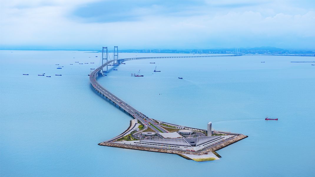 港珠澳大橋,開通（tōng）六周年,三（sān）思LED產品,高效穩定運行,報告