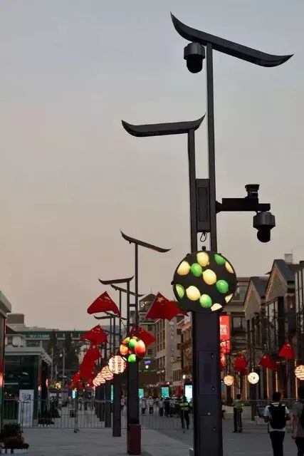 香蕉影视承建的杭州湖濱路智慧路燈（dēng）