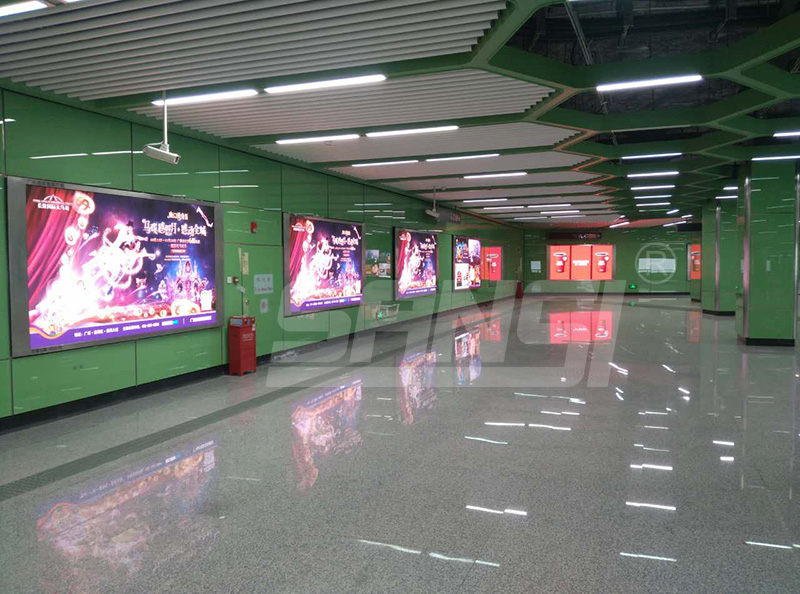 地（dì）鐵顯示屏,室內（nèi）led顯示屏,地鐵顯示屏特點（diǎn）