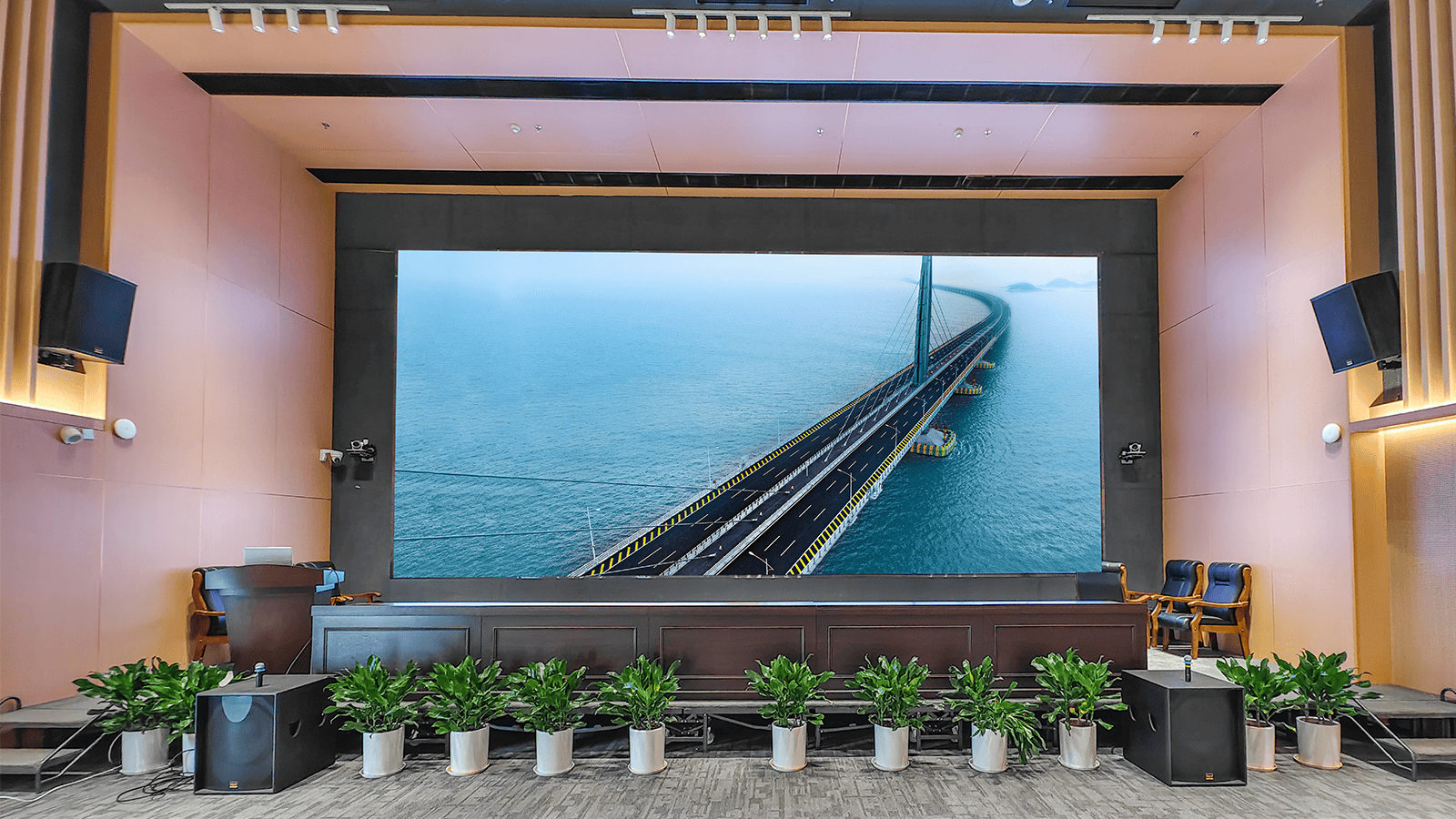 江南時報網報道,重大（dà）,深（shēn）中通道今通車,繼港珠澳大（dà）橋後,上（shàng）海香蕉影视,再度（dù）點亮超級工程